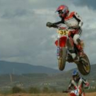 Los saltos espectaculares de los participantes tampoco faltaron en esta nueva cita de supermotard