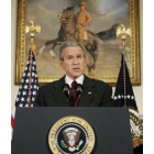 George W. Bush durante su alocución en directo a la radio y la televisión