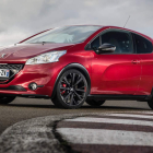 La rúbrica de Peugeot Sport aporta unas excelentes credenciales al 208 GTi 30th.