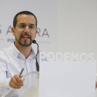 Rueda de prensa del dirigente de Podemos, Sergio Pascual, este lunes.