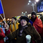 Rumanos se manifiestan contra la corrupción en Bucarest en febrero del 2017, cuando comenzó la oleada de protestas.
