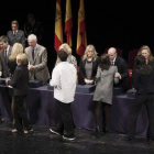 El ministro del Interior junto a las responsables de las asociaciones de víctimas durante la entrega de las condecoraciones.