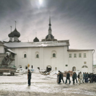 Una procesión en el monasterio ortodoxo que hasta 1939 fue uno de los temibles gulag del régimen soviético. JUAN MANUEL CASTRO PRIETO/RAFAEL TRAPIELLO