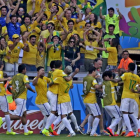 Los jugadores de Brasil celebran su triunfo