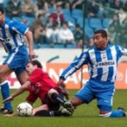 Romero, del Osasuna, cae ante los deportivistas Naybet y Mauro Silva