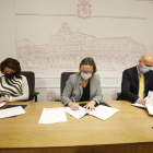 Firma del convenio entre el Ayuntamiento de León junto con la Fundación de la Escuela de Organización Industrial (EOI).. MARCIANO PÉREZ