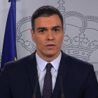 Pedro Sánchez en su comparecencia tras un Consejo de Ministros celebrado durante el estado de alarma. EFE