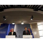 El director gerente del FMI, Dominique Strauss-Kahn, y el presidente Zapatero, en la comparecencia e