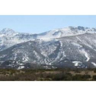 Vista de peña Ubiña, bastión de la comarca de Babia.