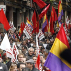 Manifestantes, a su llegada a la plaza.