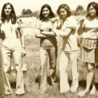 Imagen de hace décadas de un grupo de jóvenes mujeres de Zuares del Páramo. DL