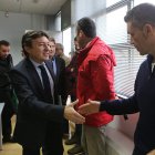 El alcalde de Ponferrada, ayer con alumnos del programa de formación clausurado.