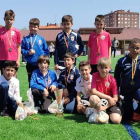 Equipo benjamín de la Peña que conquistó la medalla de bronce del Torneo de TSK Roces. DL