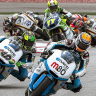 El piloto español Tito Rabat lidera la carrera de Moto2.