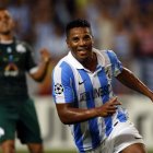 Eliseu Pereira, defensa portugués del Málaga, celebra su gol, el 2-0, ante el Panathinaikos.