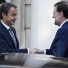 Zapatero y Rajoy, durante la reunión que mantuvieron el pasado mes de mayo.