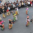 La foto muestra una imagen del desfile carnavalero del pasado año en La Robla.