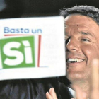 Matteo Renzi, en un acto de campaña por el ‘sí’, en Florencia, el viernes.