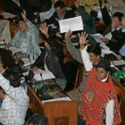 El partido de Morales y sus opositores, en el momento de la aprobación