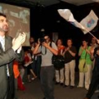 Anxo Quintano compareció tras conocer los resultados electorales arropado por sus votantes
