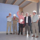 El subdelegado visitó las obras de la casa de cultura.