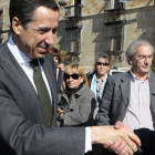 Zaplana en la plaza de la Diputación durante una visita a León