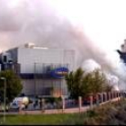 Columna de humo del incendio declarado en una subestación eléctrica de Unión Fenosa