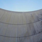 Desde lo alto de la presa de Mauvoisin encestó Derek para ganar un récord Guiness.