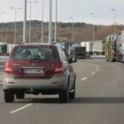 Los camiones tuvieron que parar durante horas, mientras los coches sufrieron cortes intermitentes