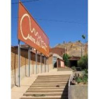 Entrada a una de las bodegas-restaurante de Valdevimbre