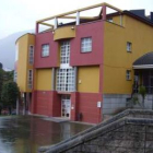 Fachada de la casa de cultura de Villablino, en donde se celebrarán la mayor parte de los actos.