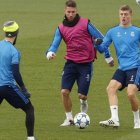 Kroos, junto a Ramos e Isco en un entrenamiento del Madrid.