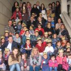 Los participantes del Marcapáginas en la Diputación con Isabel Carrasco.