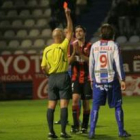 En esta jugada, la del penalti y expulsión de Lombraña, pudo sentenciar la Deportiva, pero Rubén Veg