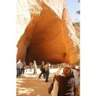 La Cuevona es uno de los puntos fotografiados por los turistas.