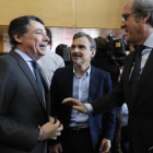 Ignacio González (PP), Ángel Gabilondo PSOE) y José Manuel López  (Podemos), en la Asamblea de Madrid, en 2015.