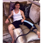 Foto que Messi ha colgado en su página de Facebook para informar de su recuperación.