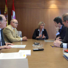 Tomás Villanueva y el subsecretario de Empleo y S. S., Pedro Llorente, firmaron el protocolo.