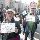 Manifestación en Barcelona a favor de la dación en pago y contra los desahucios.