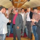 Los políticos de la zona visitaron el interior del Transcantábrico
