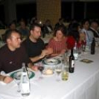 La foto muestra el final de la cena, que reunió a unos ochenta comensales
