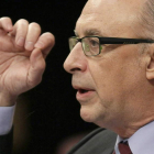 El ministro de Hacienda, Cristóbal Montoro, en el pleno del Congreso de los Diputados.