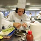 Azucena Martínez es la única mujer en el concurso «Cocineros del año»