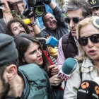 Maite Zaldívar sale de la cárcel de Alhaurín de la Torre (Málaga) con un primer permiso penitenciario, en noviembre del 2015.