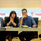 Pedro Sánchez y sus principales colaboradores, este lunes en la sede del PSOE.