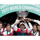 El equipo galo dirigido por Yannick Noah celebra su Copa Davis. YOAN VALAT