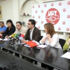 Diego Moreno, con los responsables de UGT en León tras el encuentro que mantuvieron ayer