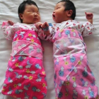 Dos bebés, en un hospital de Pekín.