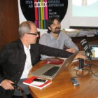 Miguel Pérez y Esteban García presentaron ayer la aplicación informática.