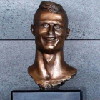 El primer busto de Cristiano Ronaldo esculpido por Emmanuel Santos.
